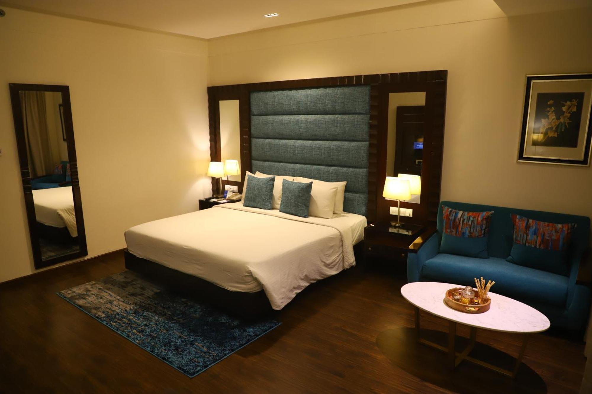 Deventure Sarovar Portico Kapashera, New Delhi Zewnętrze zdjęcie