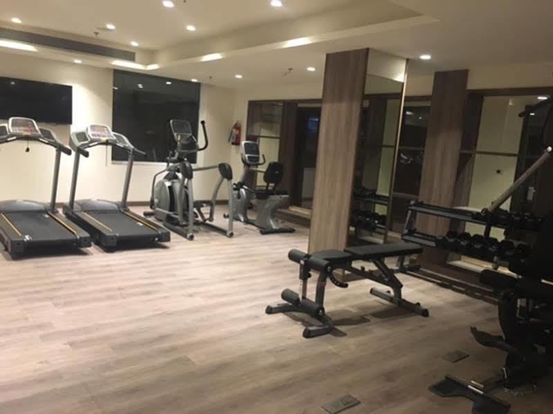 Deventure Sarovar Portico Kapashera, New Delhi Zewnętrze zdjęcie