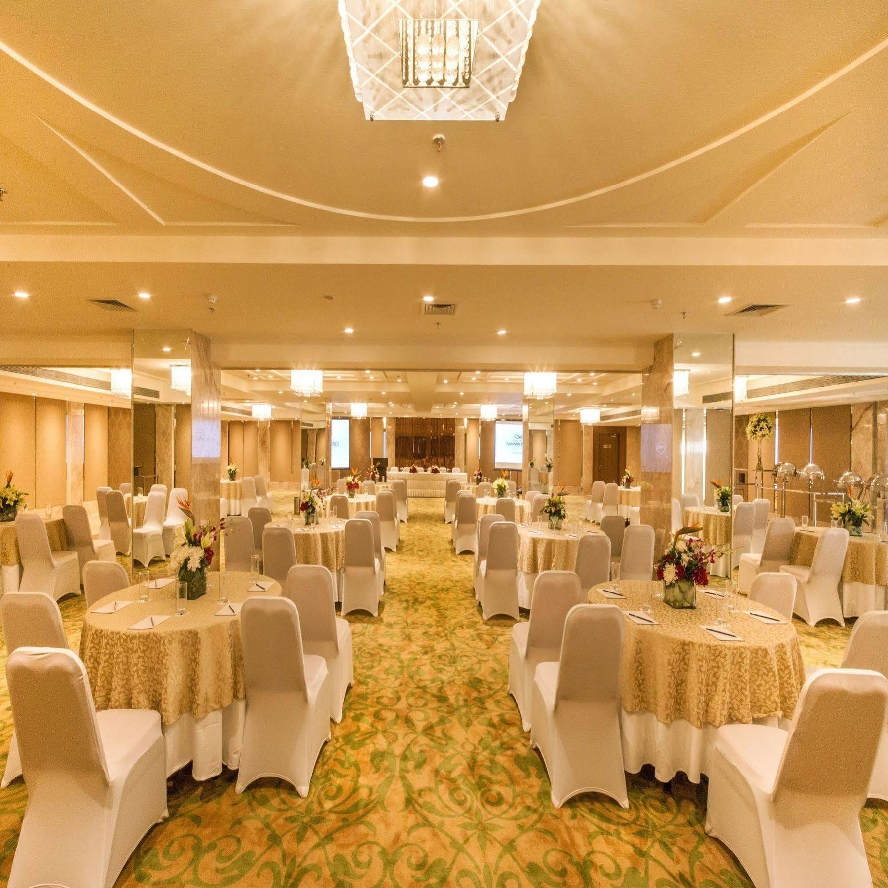 Deventure Sarovar Portico Kapashera, New Delhi Zewnętrze zdjęcie