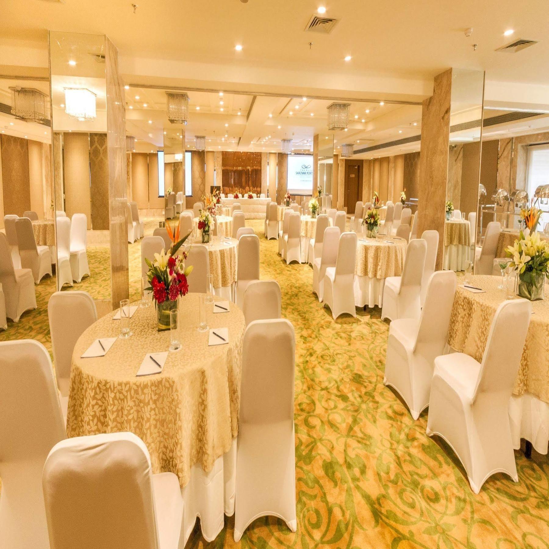 Deventure Sarovar Portico Kapashera, New Delhi Zewnętrze zdjęcie
